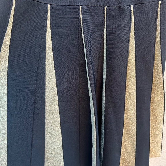 Ted Baker Wytney Black & Gold Cold Shoulder Skater Dress Size 3 - Picture 4 of 16